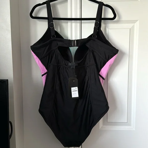 City Chic Multicolor One Piece Swimsuit - Picture 5 of 7